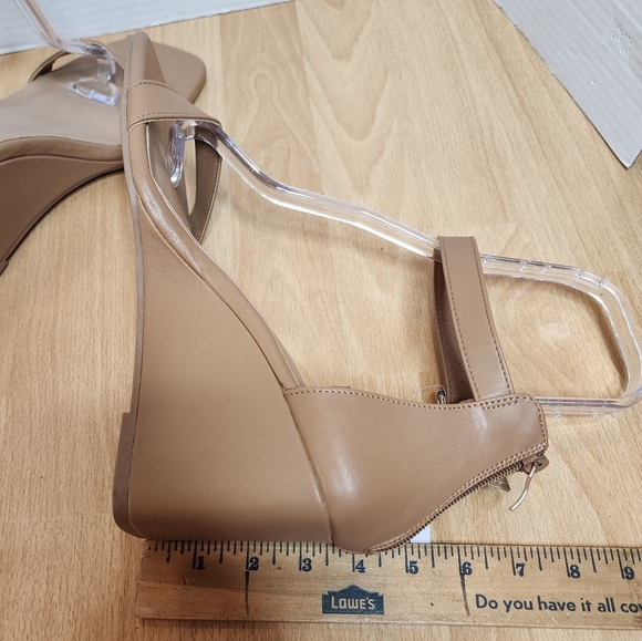 NWT Torrid 11WW Square Toe Ankle Strap Demi Wedge Cognac Tan Sandals 11 Wide - Picture 6 of 15
